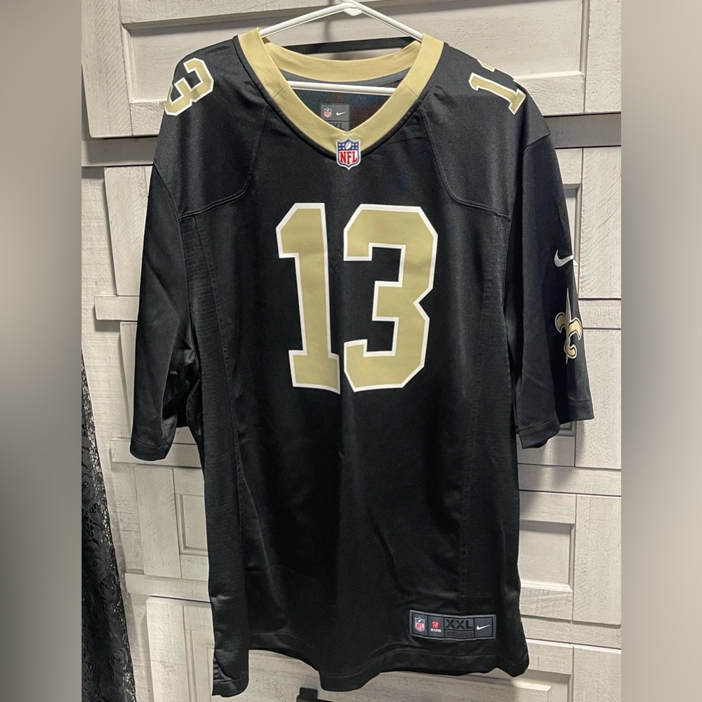 New Orleans Saint’s Thomas jersey
